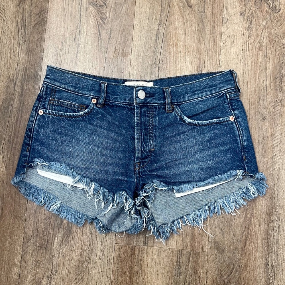 We The Free Free People Denim Shorts Dark Wash‎ Frayed Hem Button Fly Size 26